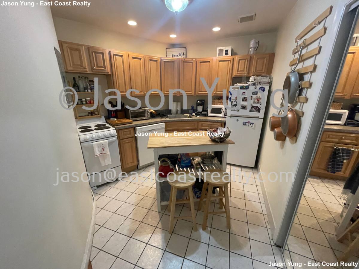 Apartment for rent at 1482 Beacon St #33, Brookline, MA 02446