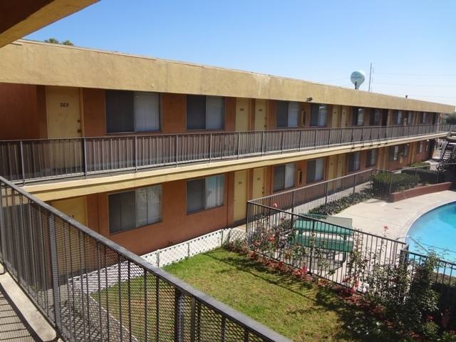 Apartment for rent at 12714 Inglewood Ave, Hawthorne, CA 90250