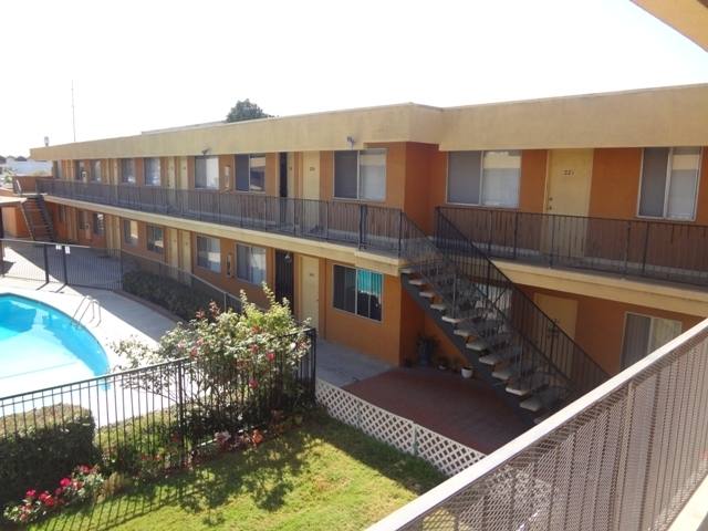 Apartment for rent at 12714 Inglewood Ave, Hawthorne, CA 90250