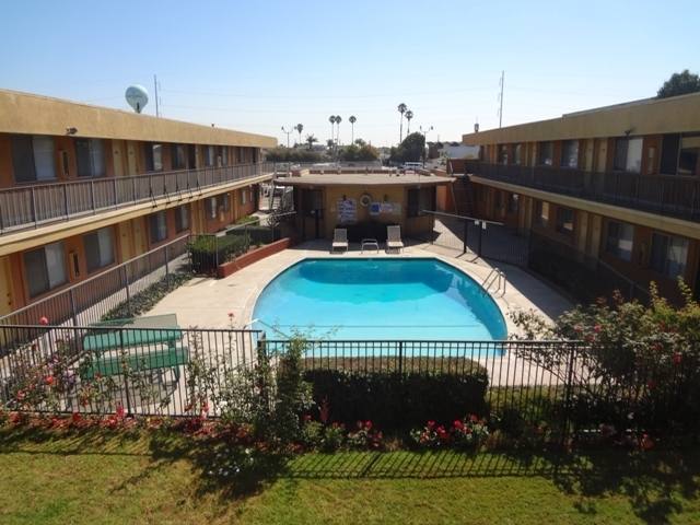 Apartment for rent at 12714 Inglewood Ave, Hawthorne, CA 90250