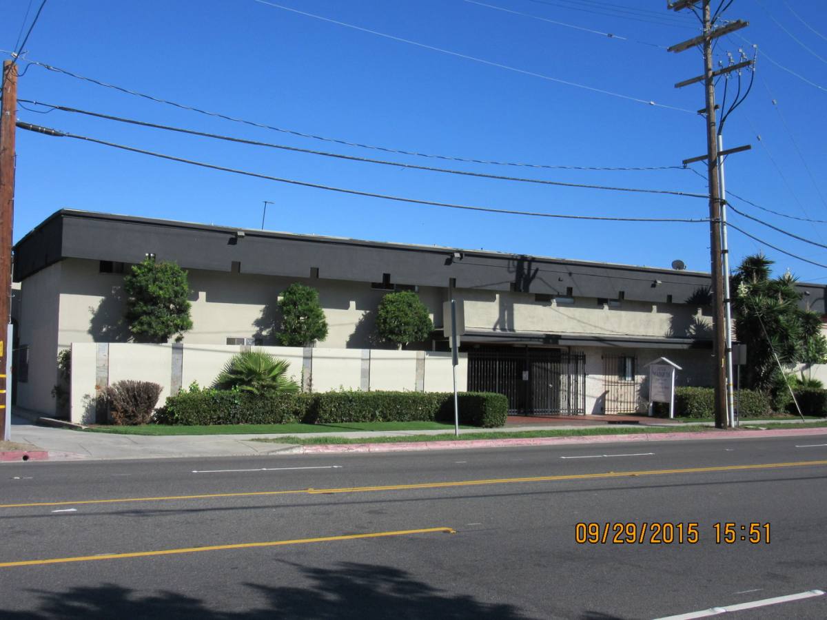 Apartment for rent at 12714 Inglewood Ave, Hawthorne, CA 90250