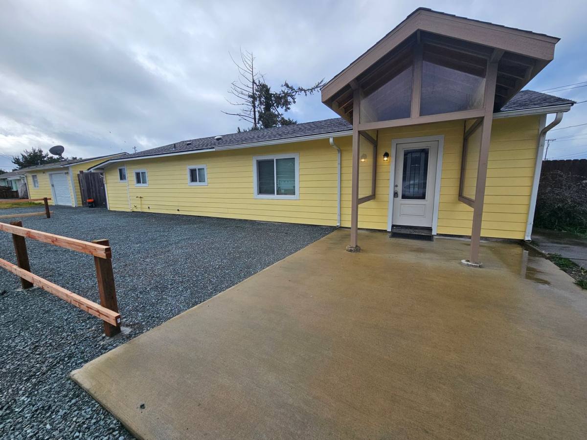 House for rent at 633 Caleveras Rd, Crescent City, CA 95531