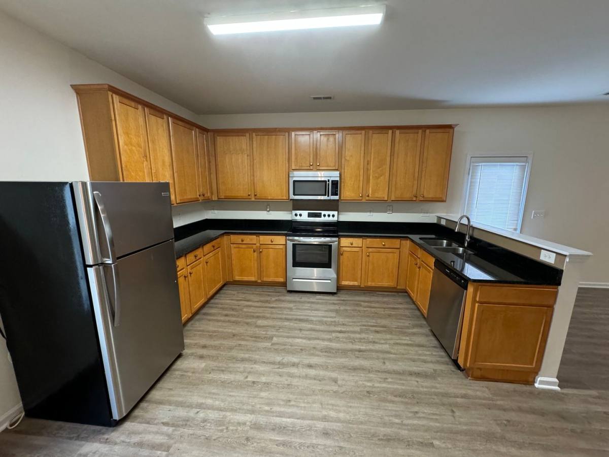 House for rent at 1420 Ladora Dr, Charlotte, NC 28262