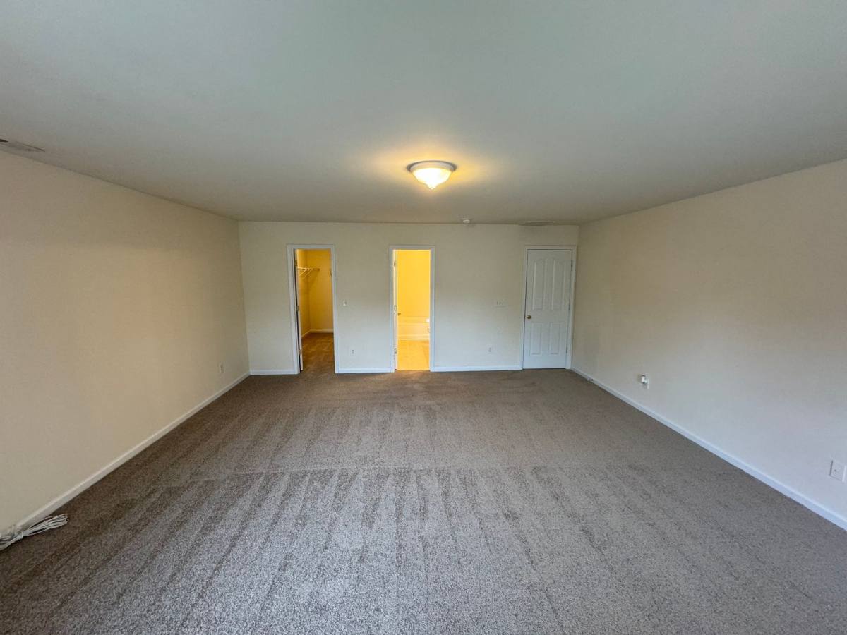 House for rent at 1420 Ladora Dr, Charlotte, NC 28262