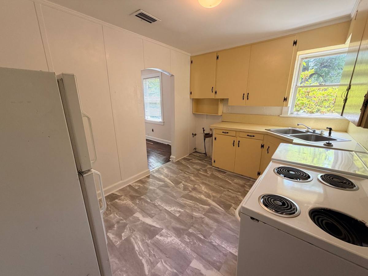 House for rent at 713 Lakeland Ave, Valdosta, GA 31602