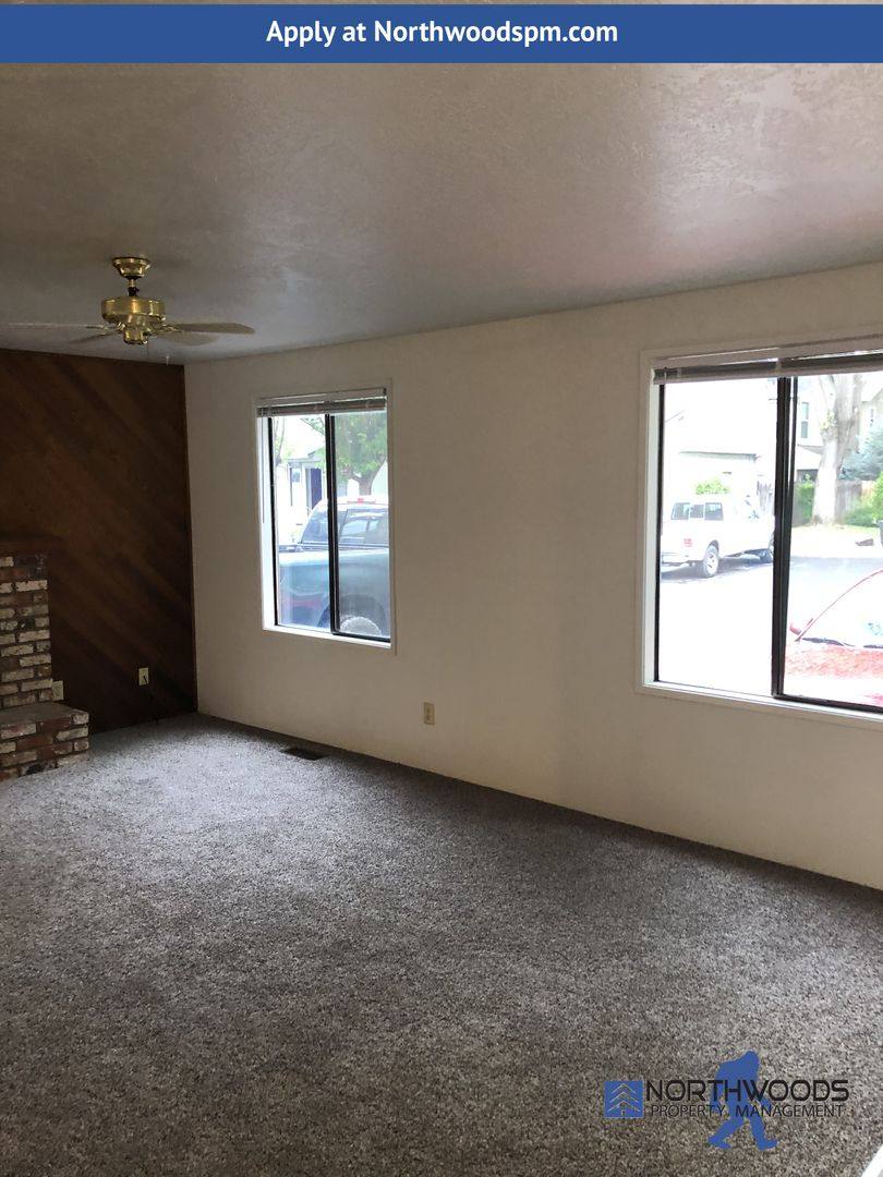 Townhouse for rent at 1202 Morrow Rd #C, Medford, OR 97504