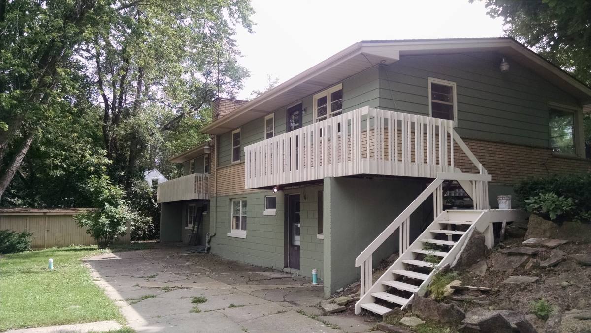 Apartment for rent at 2300 Ravine Dr, Zion, IL 60099