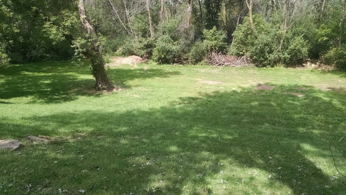 Apartment for rent at 2300 Ravine Dr, Zion, IL 60099