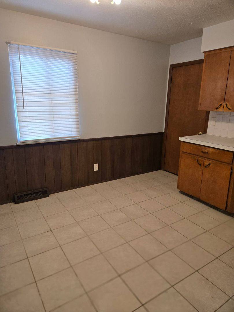 Apartment for rent at 2264 SW 5th St, Akron, OH 44314