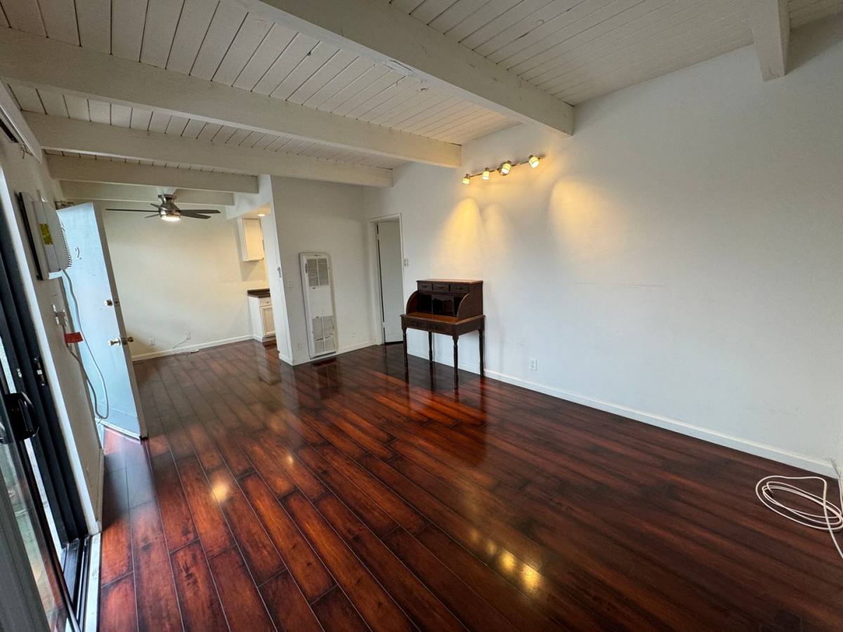 Apartment for rent at 3538 Keystone Ave, Los Angeles, CA 90034