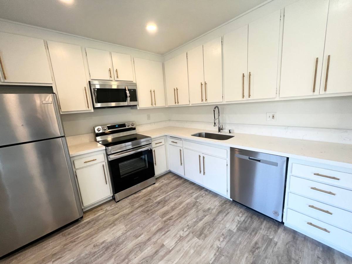 Apartment for rent at 3359 Mentone Ave, Los Angeles, CA 90034