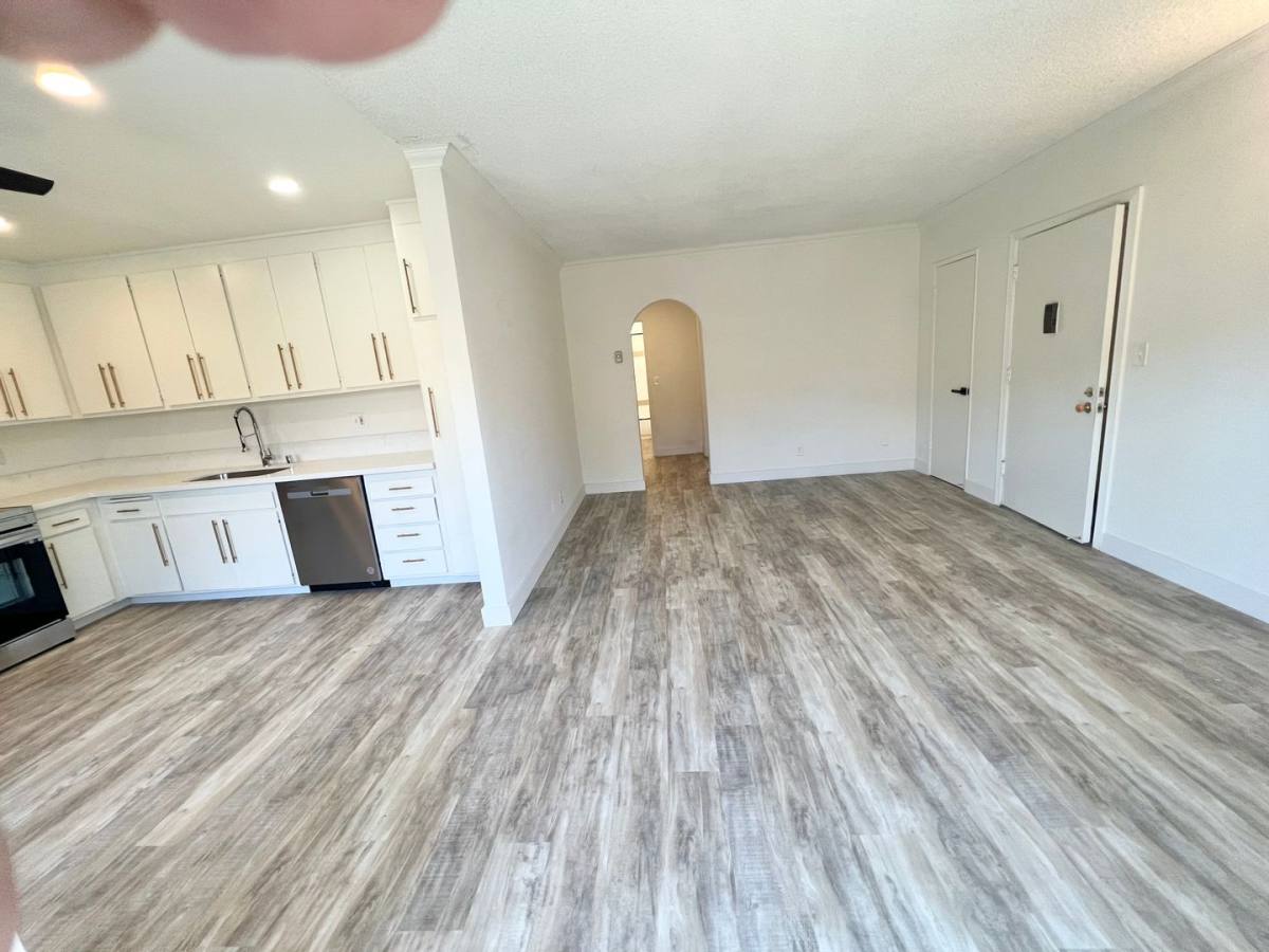 Apartment for rent at 3359 Mentone Ave, Los Angeles, CA 90034