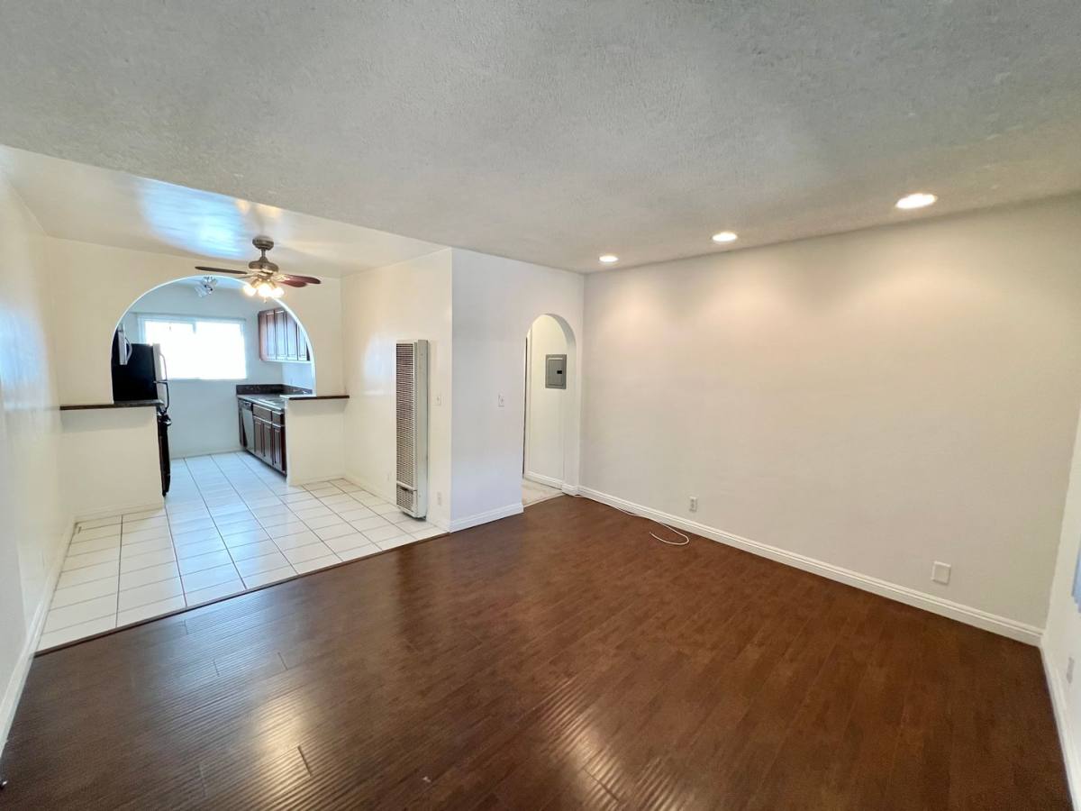 Apartment for rent at 12504 Venice Blvd, Los Angeles, CA 90066