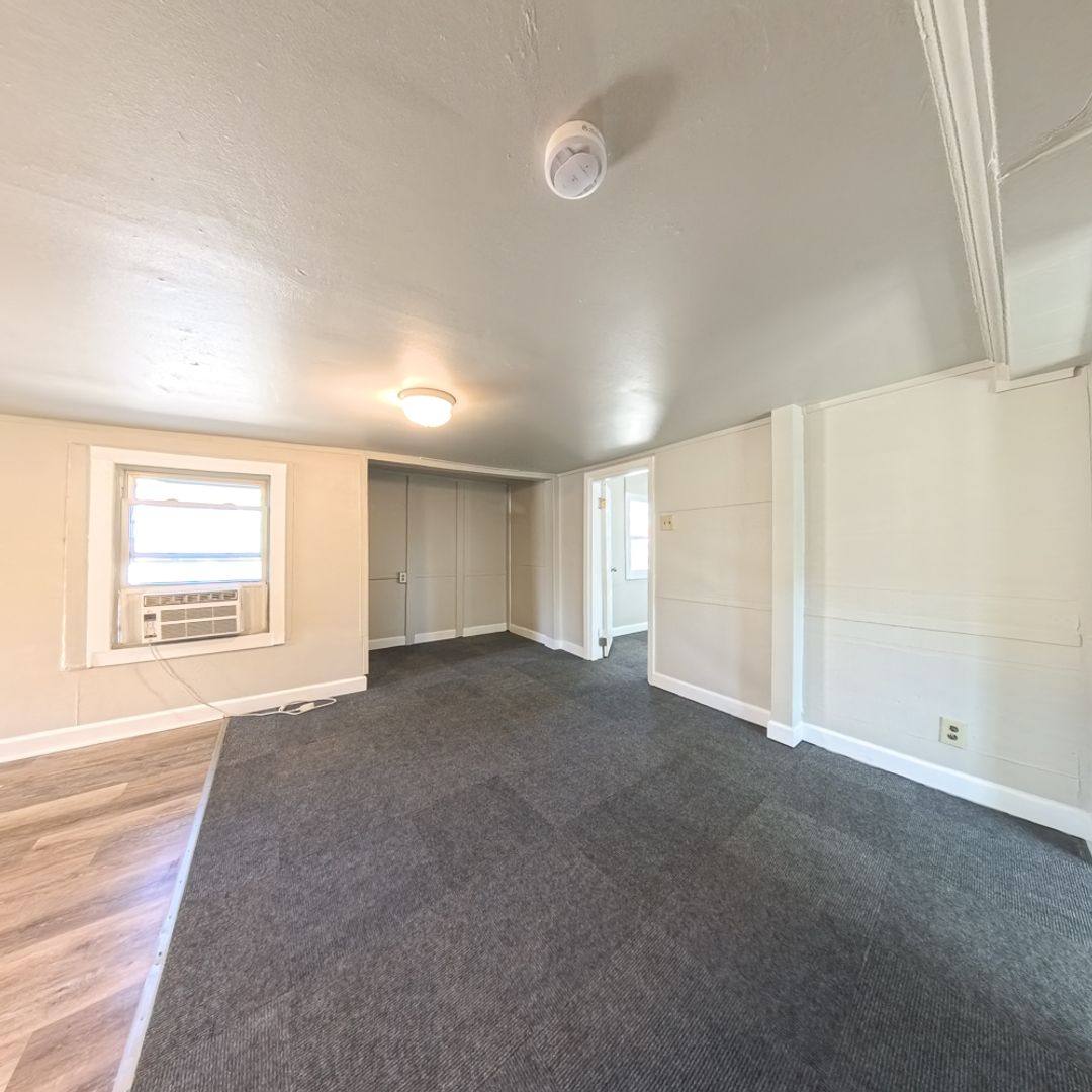 Apartment for rent at 2938 E Euclid Ave, Des Moines, IA 50317