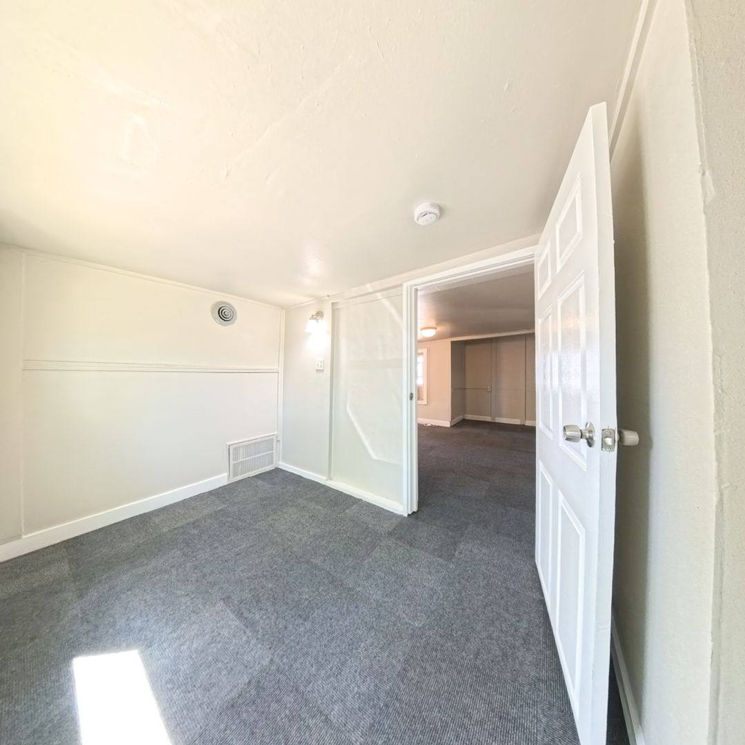 Apartment for rent at 2938 E Euclid Ave, Des Moines, IA 50317