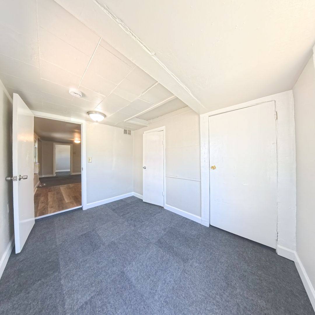 Apartment for rent at 2938 E Euclid Ave, Des Moines, IA 50317