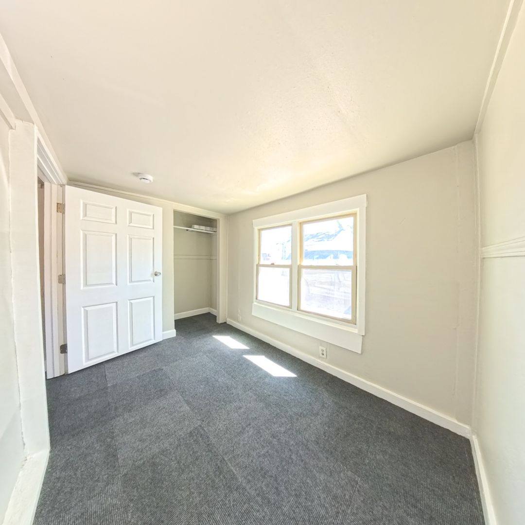 Apartment for rent at 2938 E Euclid Ave, Des Moines, IA 50317