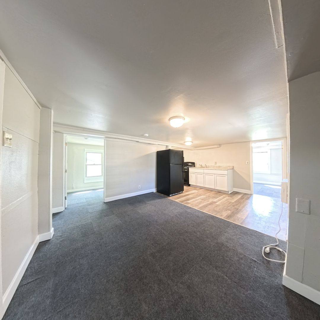 Apartment for rent at 2938 E Euclid Ave, Des Moines, IA 50317