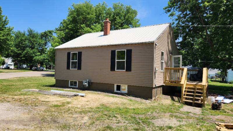 House for rent at 1718 N St, Sterling, IL 61081