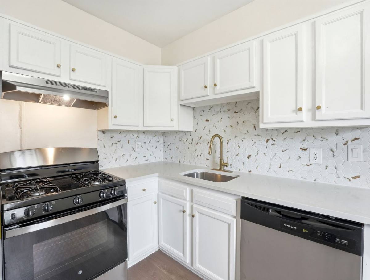 House for rent at 120 Webster Ave, Stratford, NJ 08084