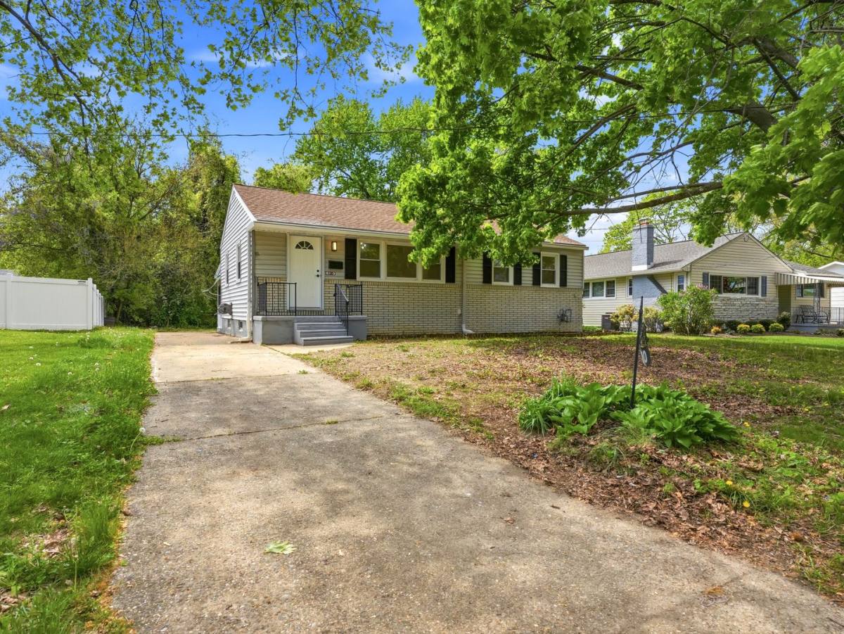 House for rent at 120 Webster Ave, Stratford, NJ 08084