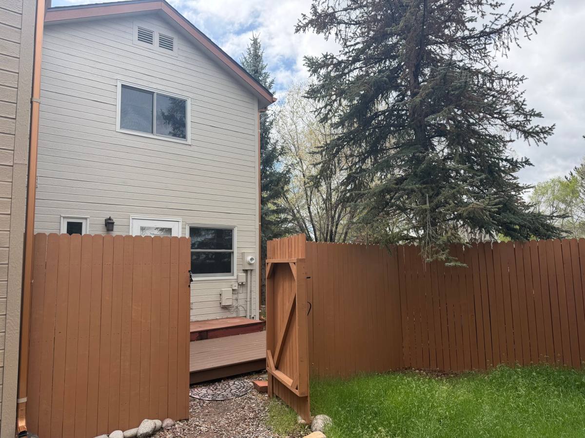 Townhouse for rent at 350 S 8th St, Carbondale, CO 81623