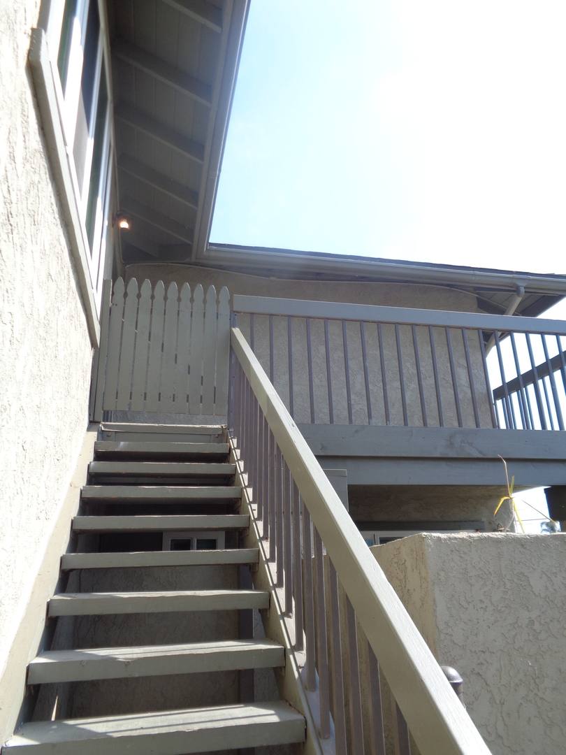 Apartment for rent at 607 E Utica Ave, Huntington Beach, CA 92648