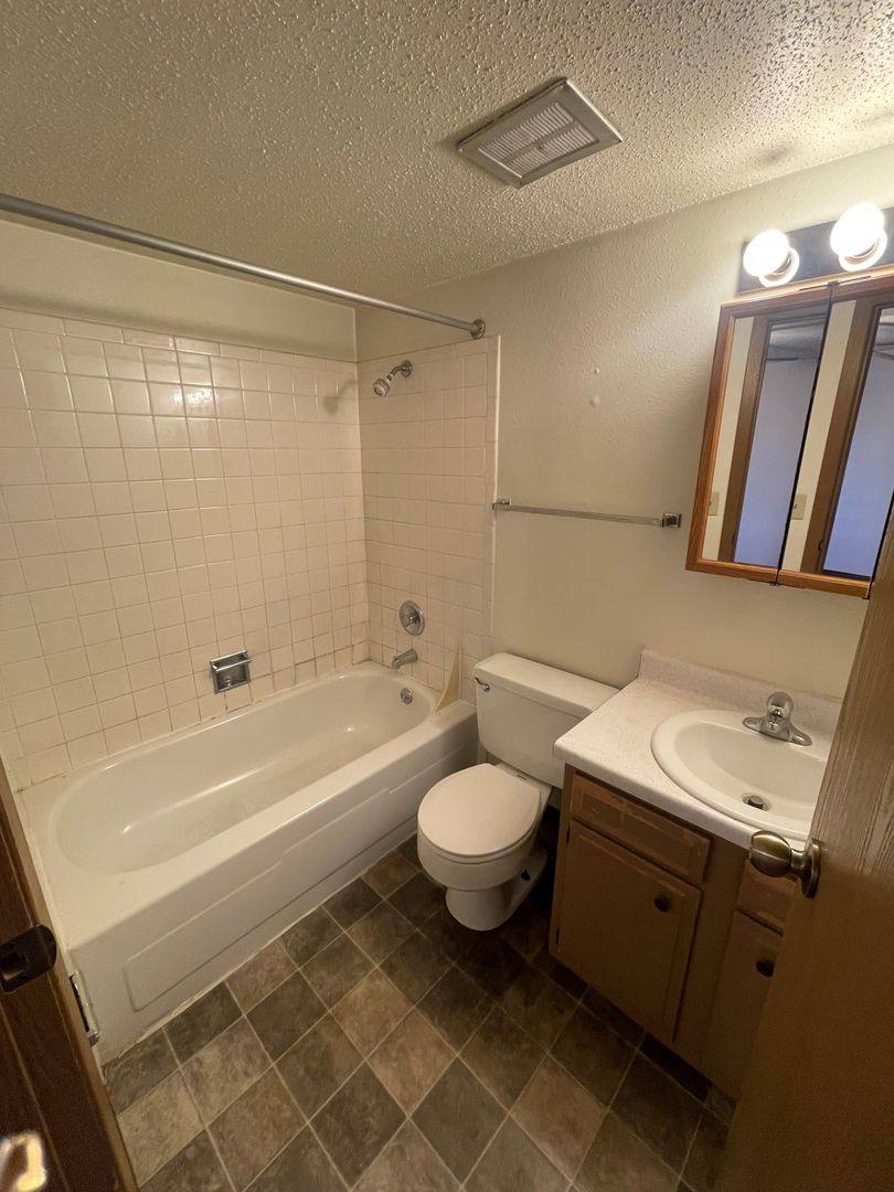 Apartment for rent at 904 16th St N, Fargo, ND 58102