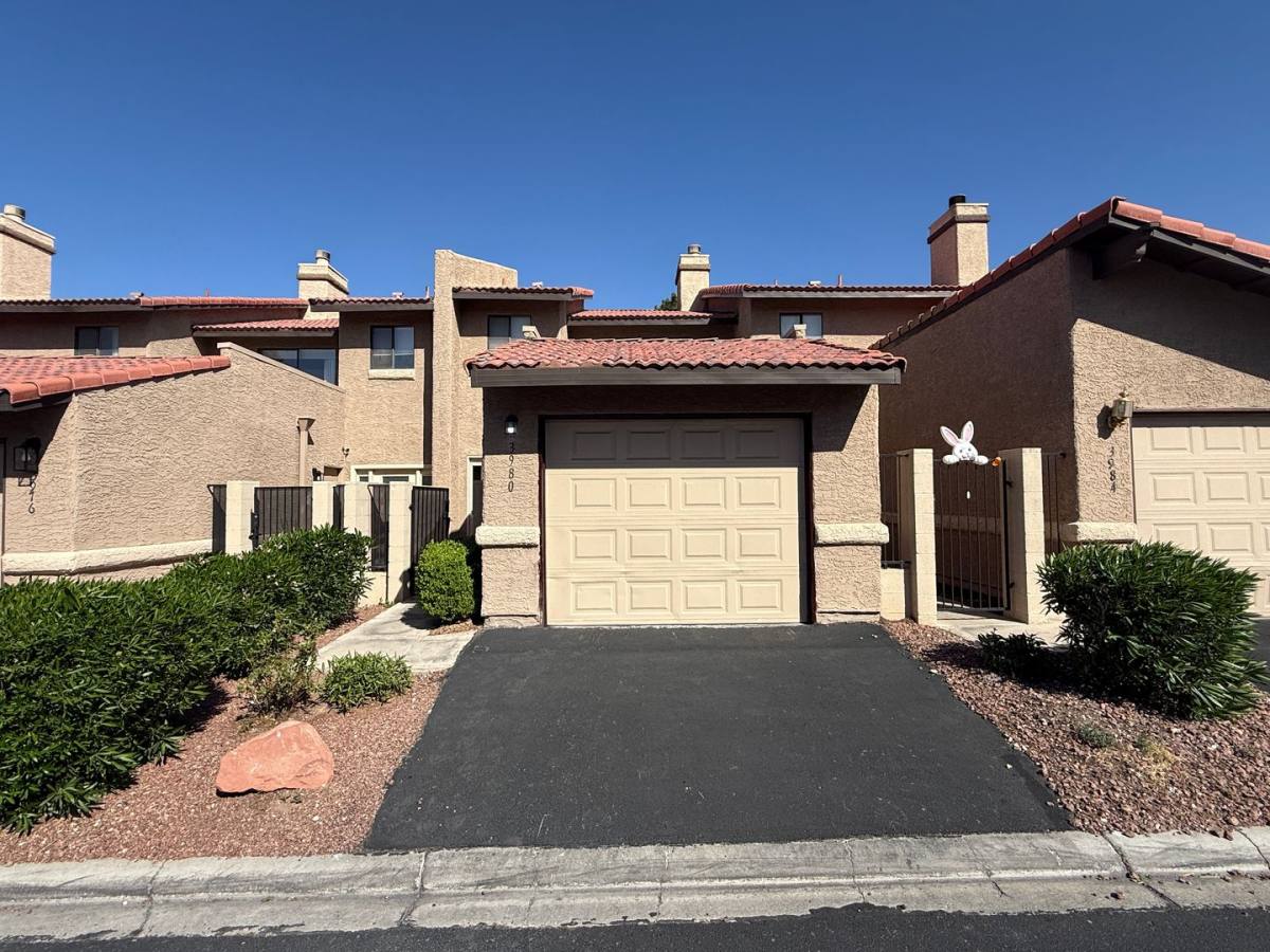 Townhouse for rent at 3980 Tirana Way, Las Vegas, NV 89103