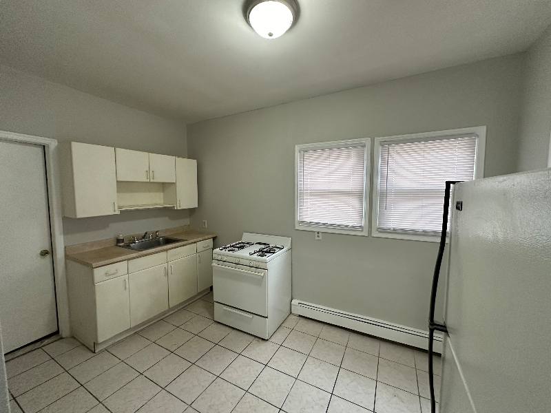 House for rent at 1131 Main St #DETACHED Home 120 Kn, Paterson, NJ 07503