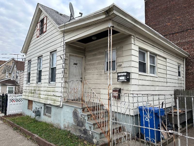 House for rent at 1131 Main St #DETACHED Home 120 Kn, Paterson, NJ 07503