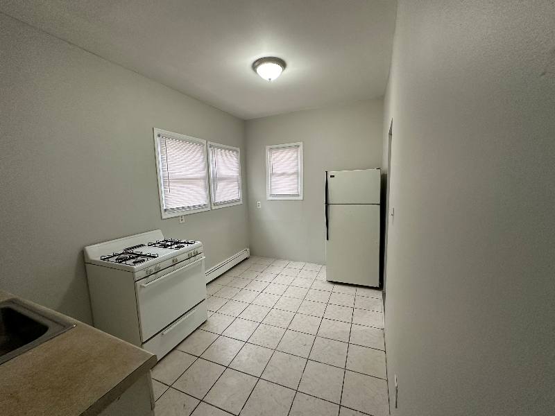 House for rent at 1131 Main St #DETACHED Home 120 Kn, Paterson, NJ 07503