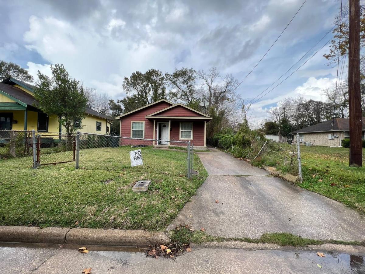 House for rent at 795 Devilleneuve St, Beaumont, TX 77701