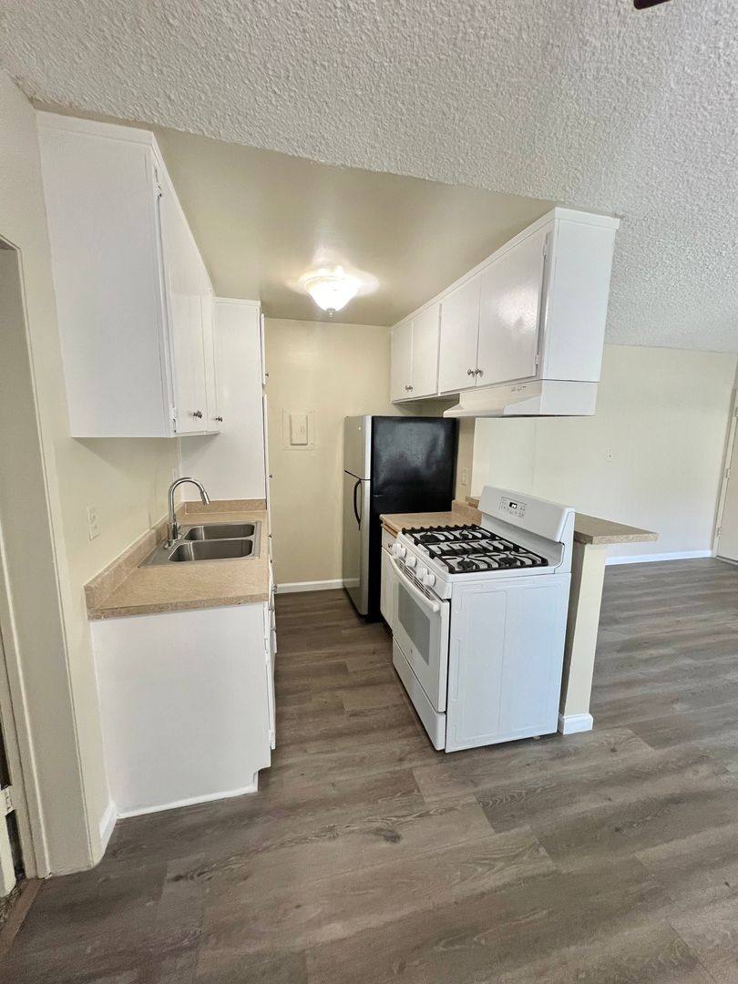 Apartment for rent at 18410 Plummer St, Northridge, CA 91325