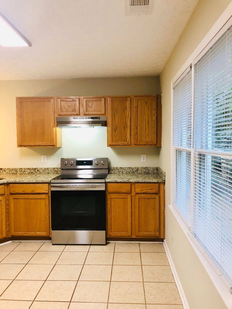 Townhouse for rent at 363 E Jefferson St, Madison, GA 30650