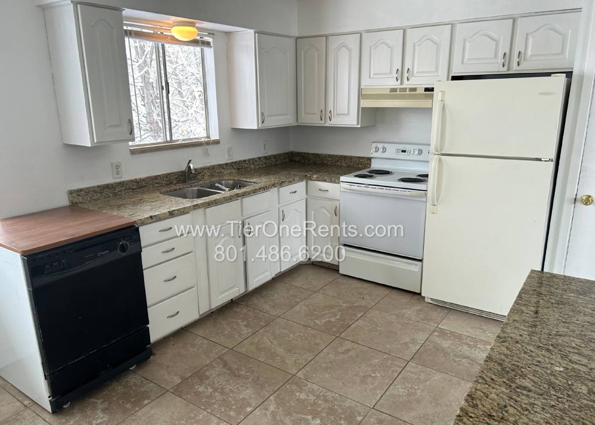 Townhouse for rent at 10470 S 700 E #A, Sandy, UT 84070