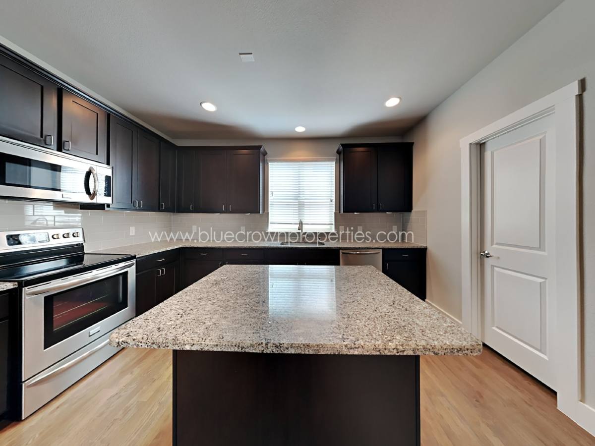 Townhouse for rent at 1318 Palm Springs Lane, Dallas, TX 75204