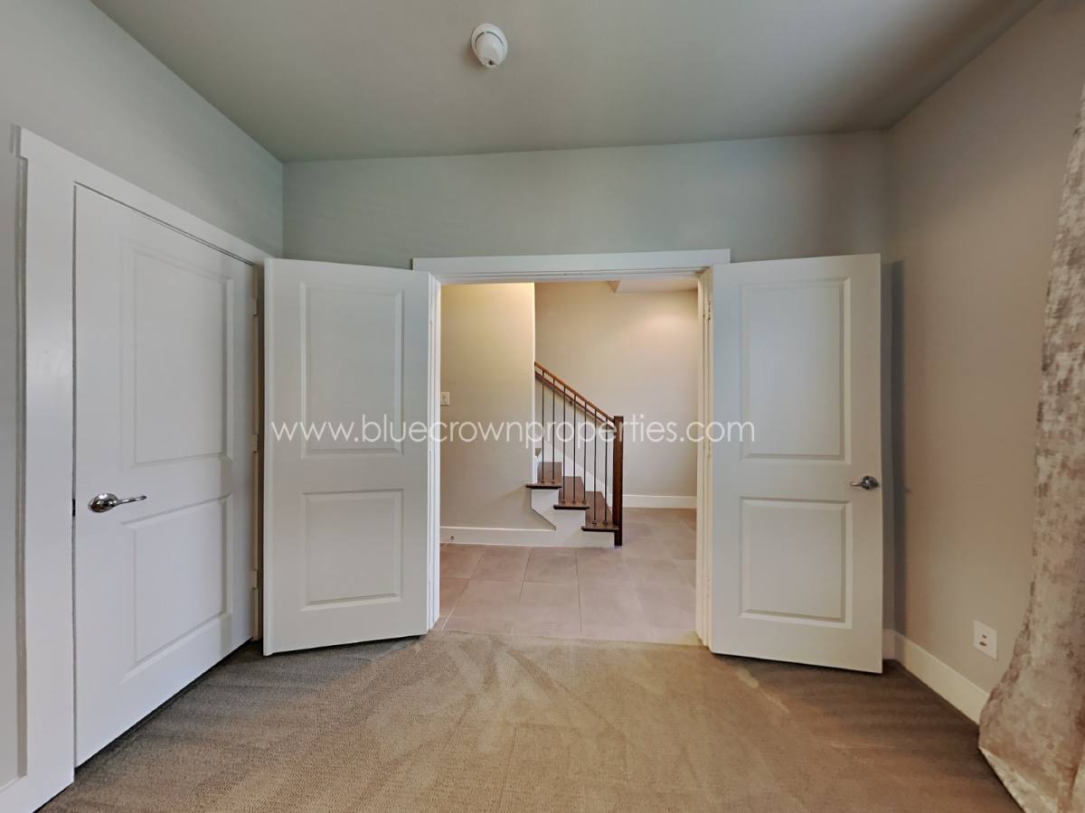 Townhouse for rent at 1318 Palm Springs Lane, Dallas, TX 75204