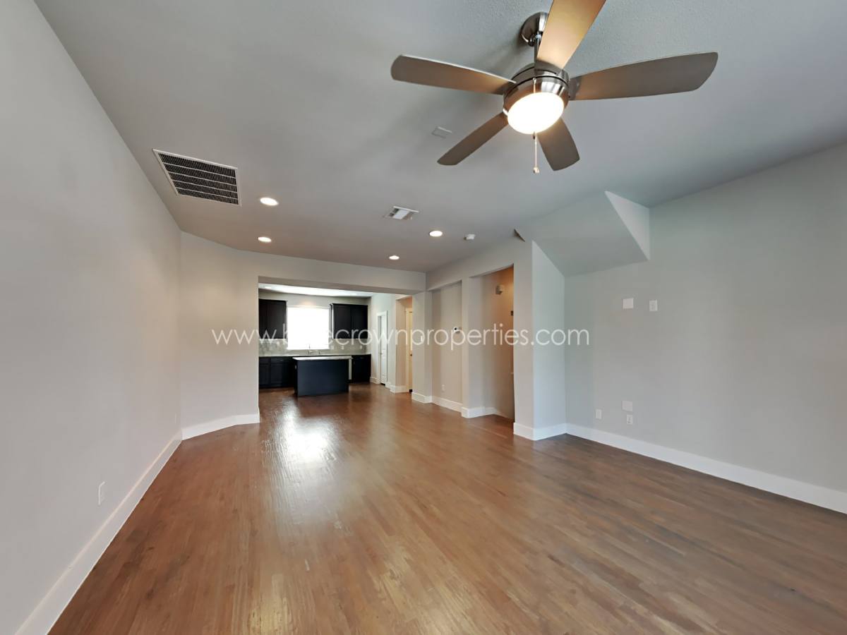 Townhouse for rent at 1318 Palm Springs Lane, Dallas, TX 75204