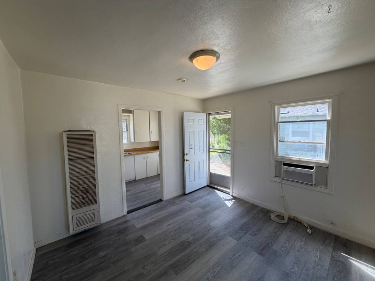 Apartment for rent at 1089 E 21st St #4, Merced, CA 95340