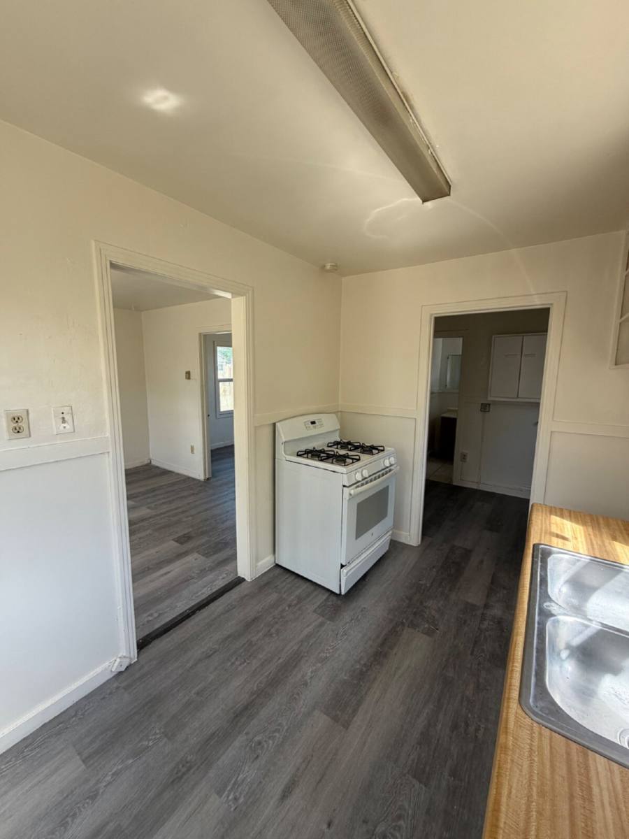 Apartment for rent at 1089 E 21st St #4, Merced, CA 95340