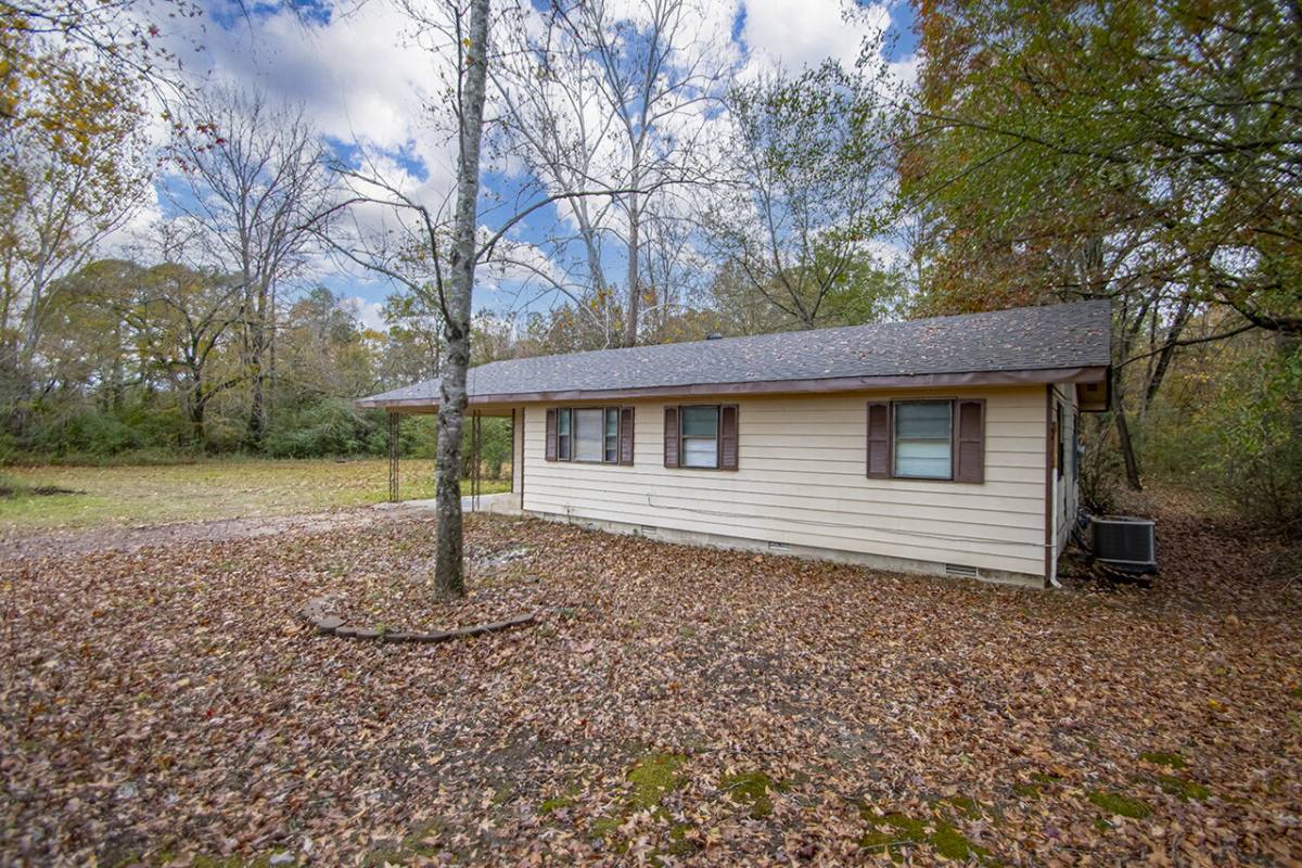 House for rent at 2601 Gattin Rd, Benton, AR 72015