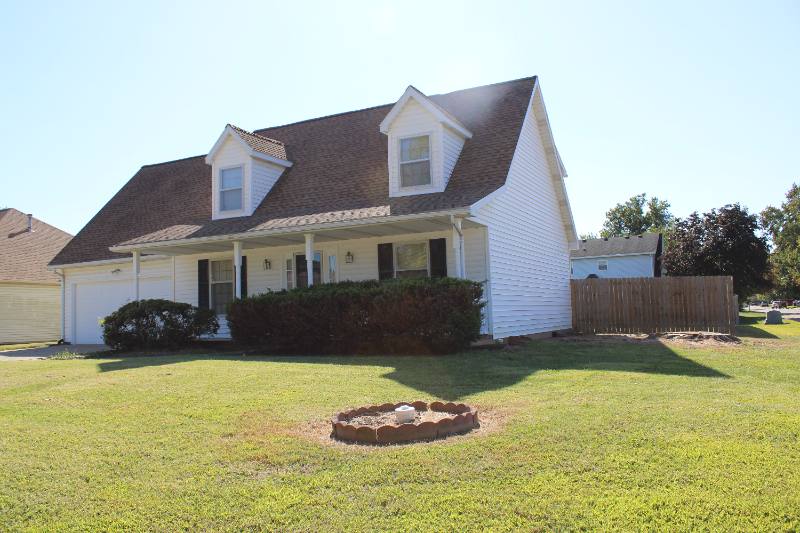 House for rent at 1701 Southfield Dr, Evansville, IN 47715