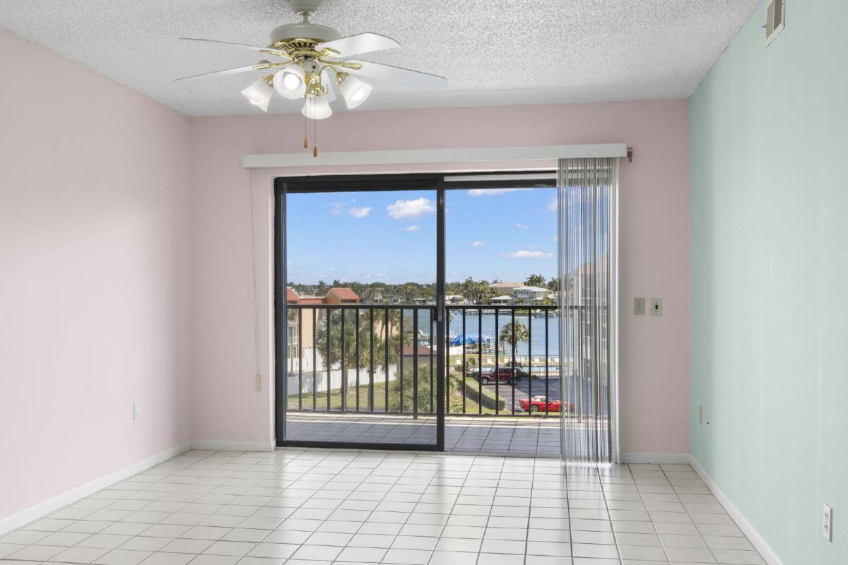 Condo for rent at 8711 Blind Pass Rd #302A, Saint Petersburg, FL 33706