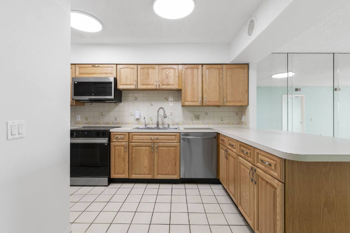Condo for rent at 8711 Blind Pass Rd #302A, Saint Petersburg, FL 33706