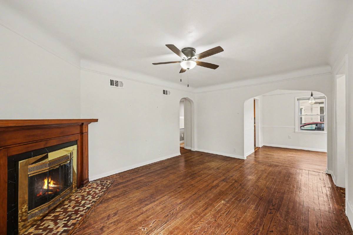 House for rent at 21727 California St, Saint Clair Shores, MI 48080