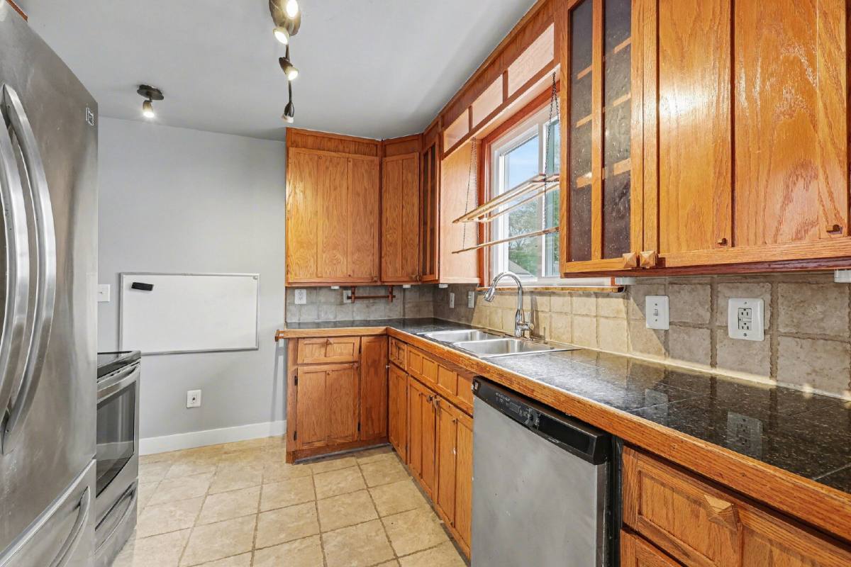 House for rent at 21727 California St, Saint Clair Shores, MI 48080