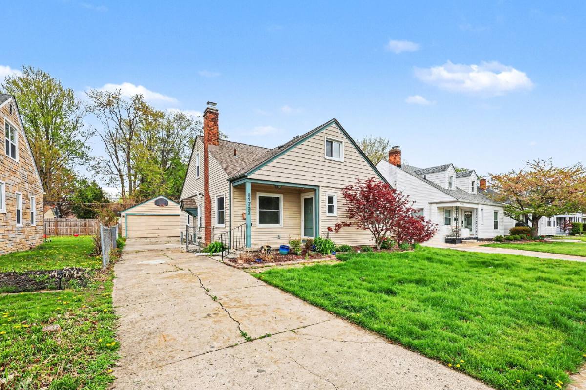 House for rent at 21727 California St, Saint Clair Shores, MI 48080
