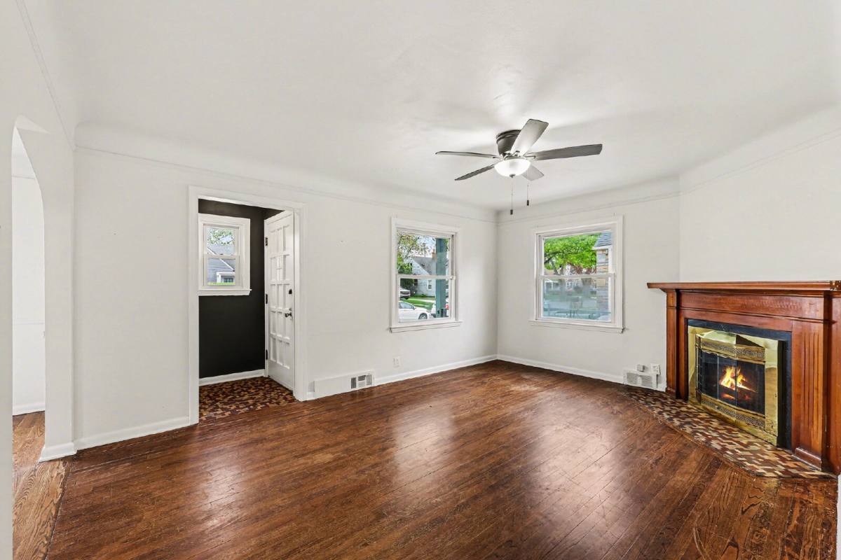 House for rent at 21727 California St, Saint Clair Shores, MI 48080