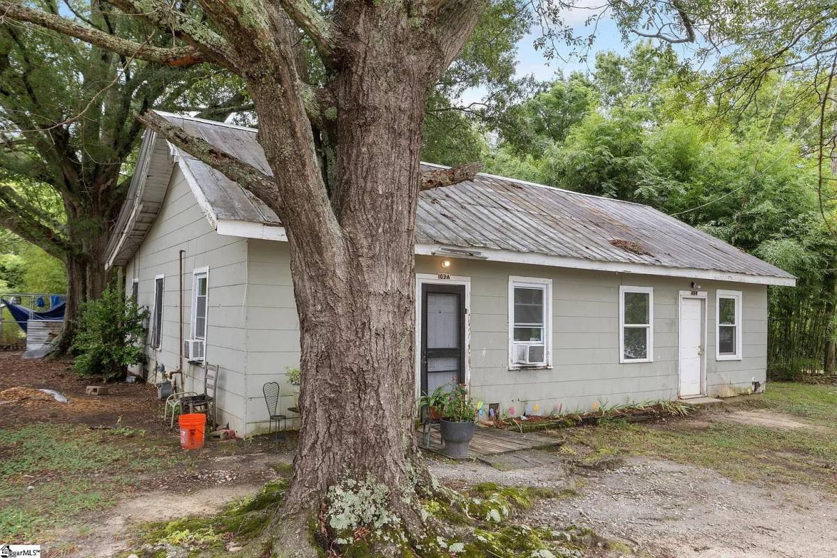 House for rent at 103 N Bell St #A, Clinton, SC 29325